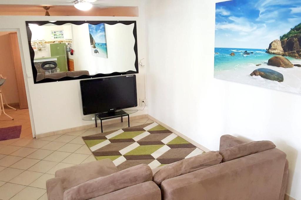 Maison d'une chambre a Schoelcher a 20 m de la plage avec terrasse amenagee et wifi photo 3