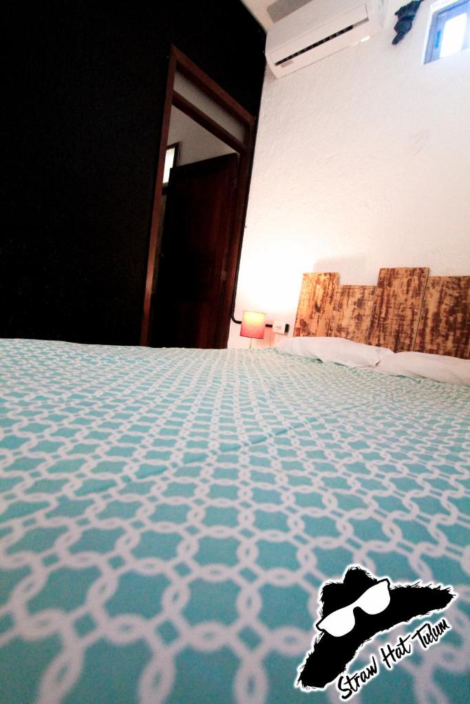 Straw Hat Hostel & Rooftop Bar photo 3