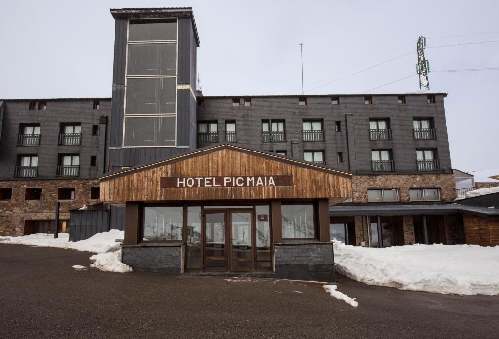 {
  "en-gb": "Pic Maià Mountain Hotel"
}