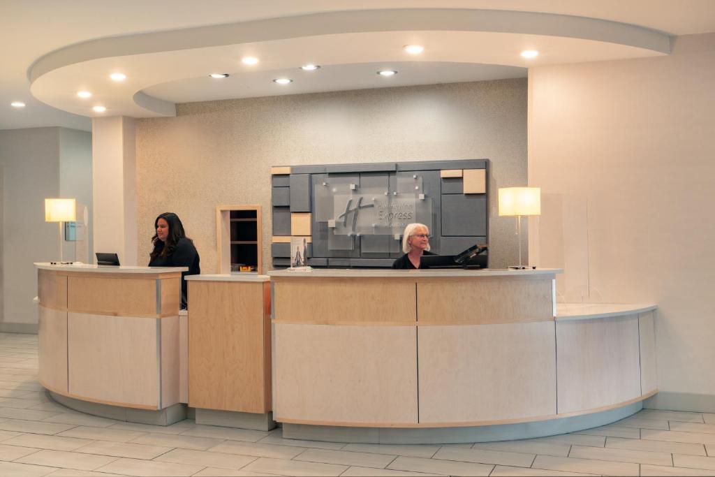 Holiday Inn Express & Suites Trinidad, an IHG Hotel photo 3