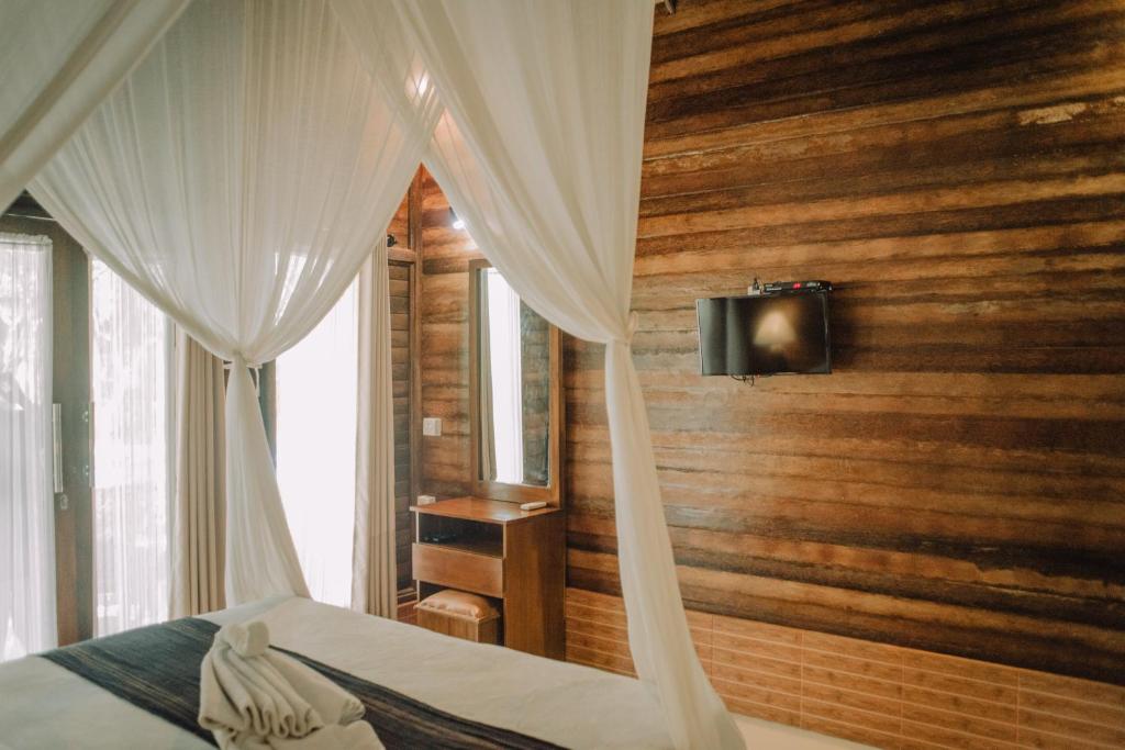 Двухместный (Двухместный номер с 1 кроватью и балконом), Mertasari Bungalows