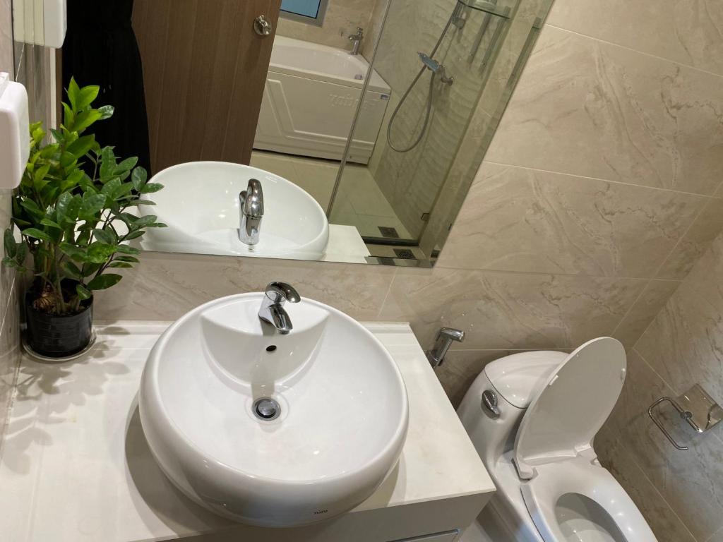 BOM HOMES VINHOMES GARDENIA LUXURY APARTMENt