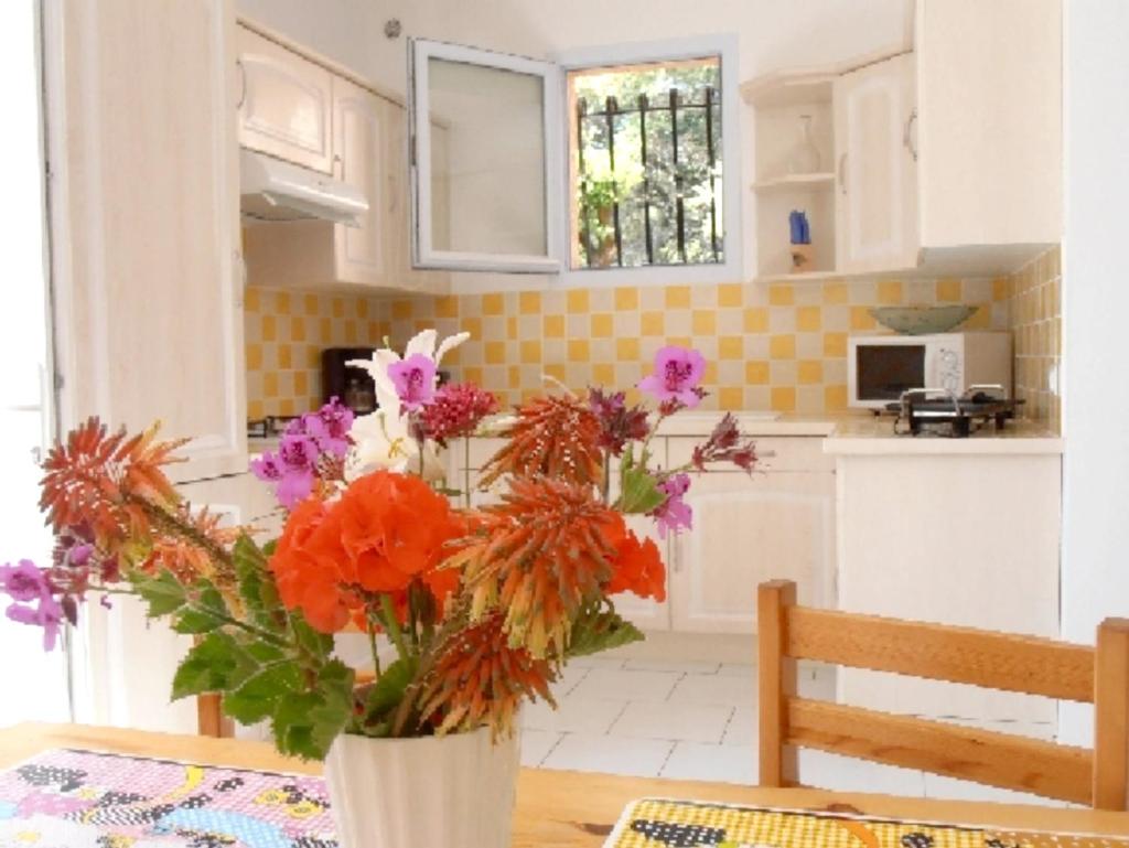 Maison d'une chambre avec vue sur la mer jardin amenage et wifi a Alata a 8 km de la plage photo 2