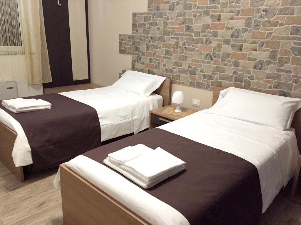 2 bedrooms appartement with enclosed garden and wifi at Zafferana Etnea photo 4