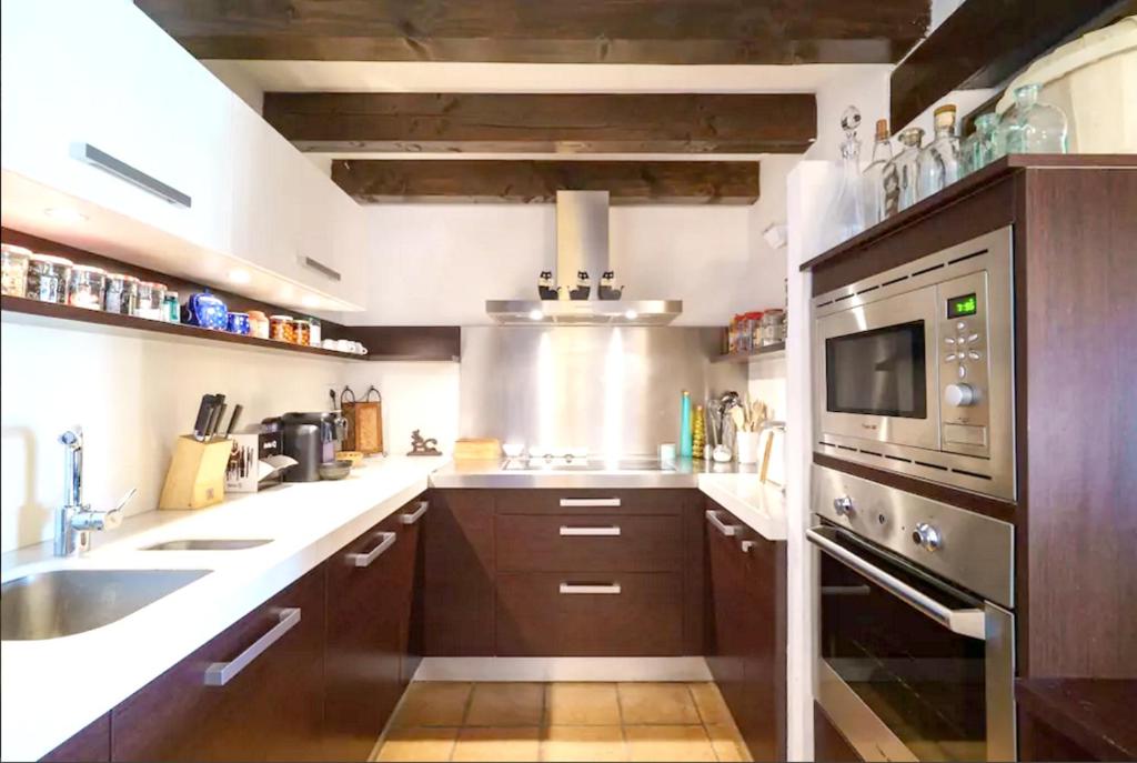 3 bedrooms villa with private pool enclosed garden and wifi at Saus Camallera photo 4