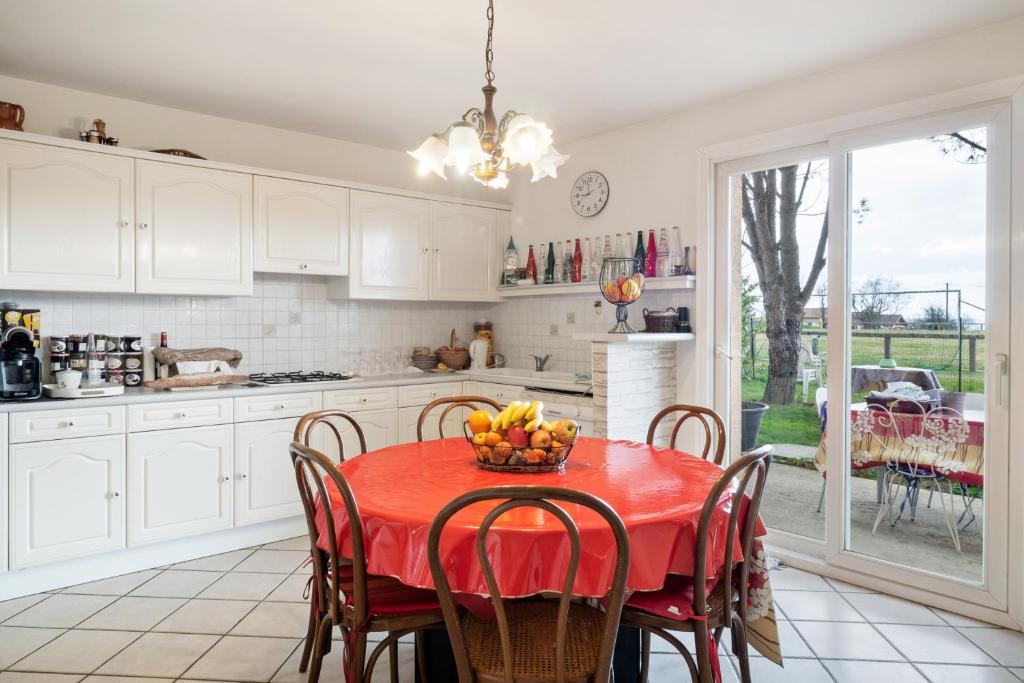 Maison de 4 chambres avec jardin clos et wifi a Saint Cyr sur le Rhone photo 2
