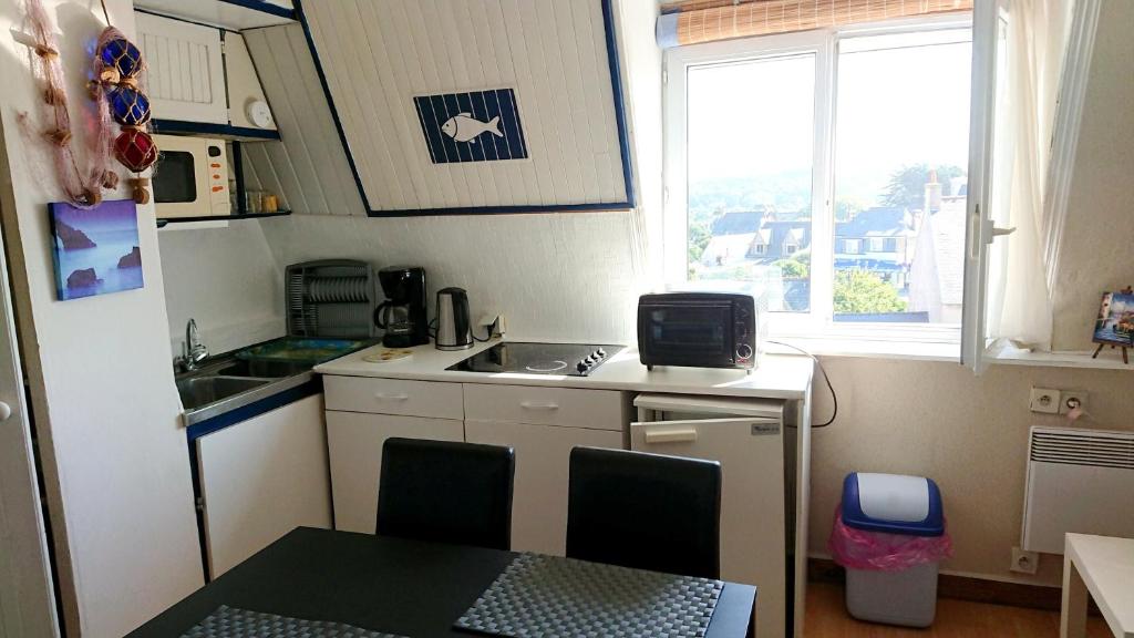 Appartement d'une chambre avec vue sur la ville a Trebeurden a 1 km de la plage photo 2