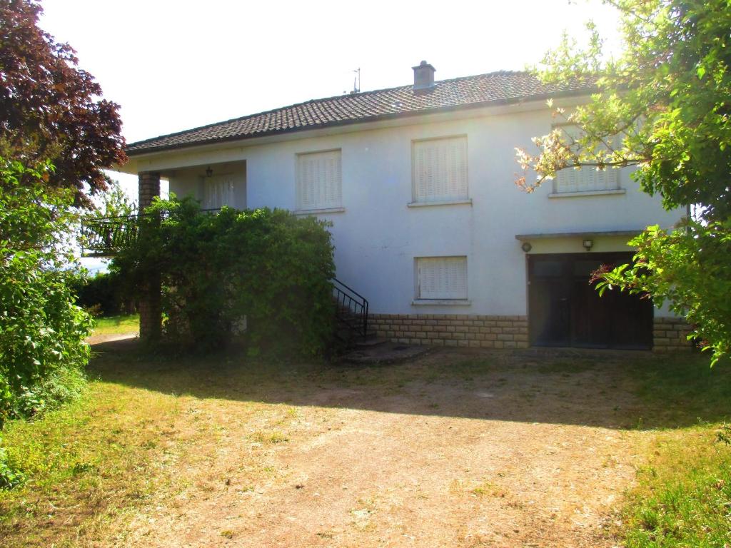 Maison de 4 chambres avec jardin clos et wifi a Charnay les Macon photo 1