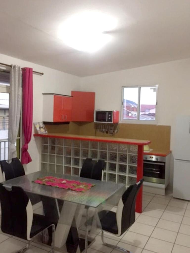 Appartement de 2 chambres avec balcon et wifi a Pointe Noire a 4 km de la plage photo 1