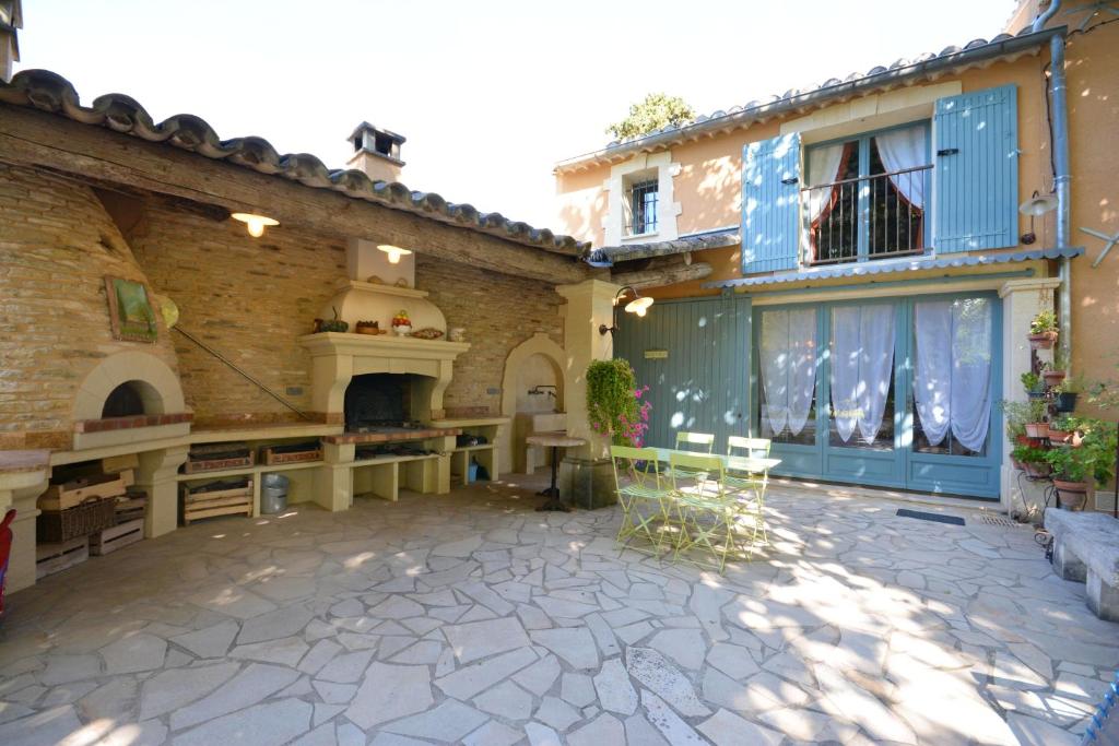 Maison d'une chambre avec piscine partagee jardin amenage et wifi a Le Thor photo 3