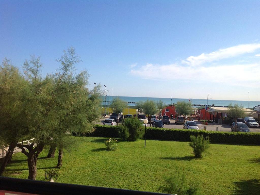 2 bedrooms appartement at Fano 50 m away from the beach with sea view and furnished balcony photo 3