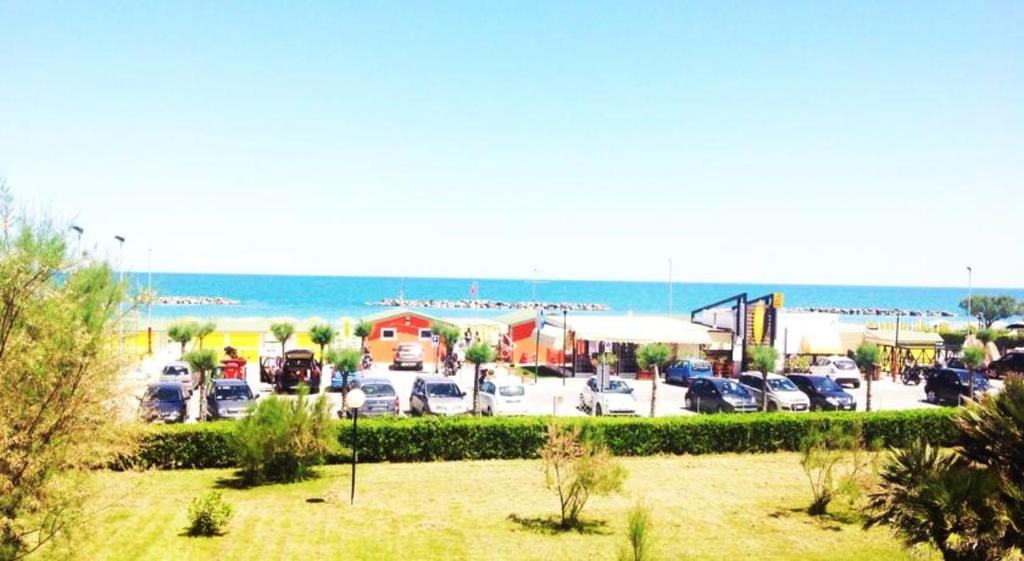 2 bedrooms appartement at Fano 50 m away from the beach with sea view and furnished balcony photo 4