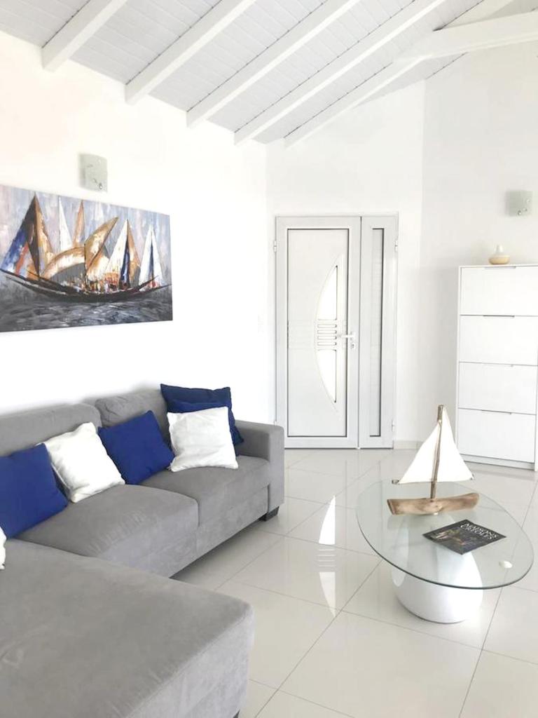 Villa de 2 chambres avec vue sur la mer piscine privee et jardin clos a Le Moule a 1 km de la plage photo 2