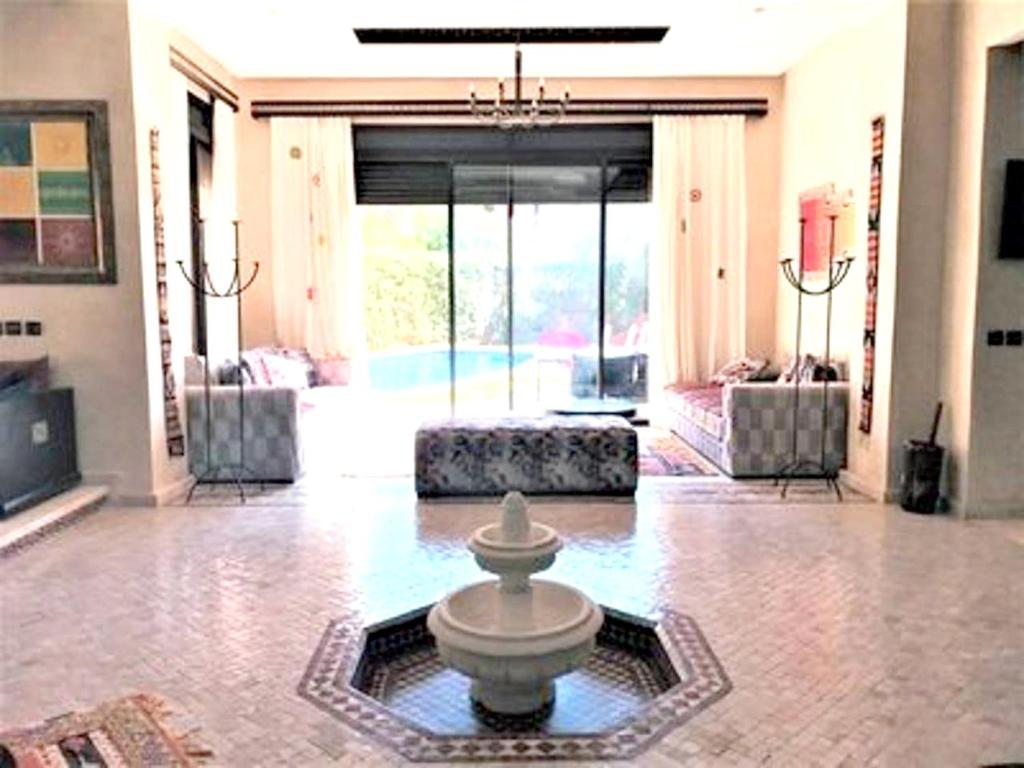 5 bedrooms villa with private pool enclosed garden and wifi at Marrakech Annakhil photo 2