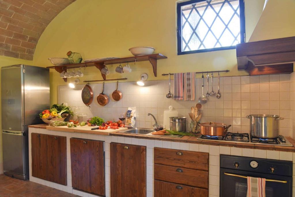 9 bedrooms villa with private pool enclosed garden and wifi at Monteroni d'Arbia photo 2