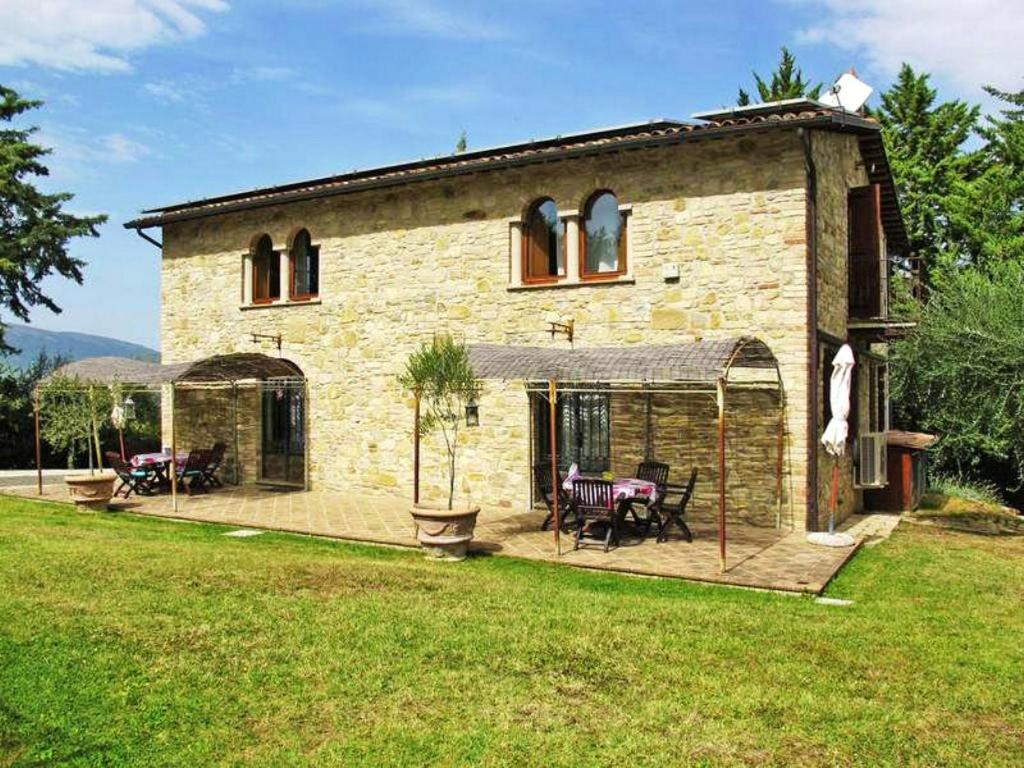 4 bedrooms house with shared pool furnished garden and wifi at Ramazzano Le Pulci photo 2