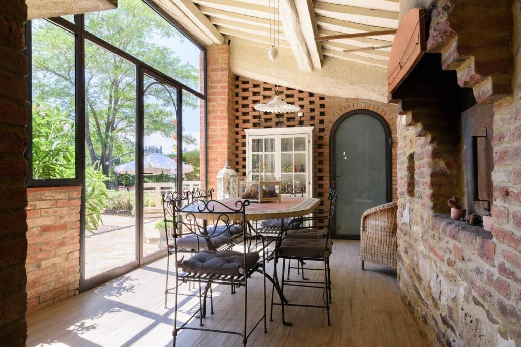 2 bedrooms house with shared pool enclosed garden and wifi at Trequanda photo 2