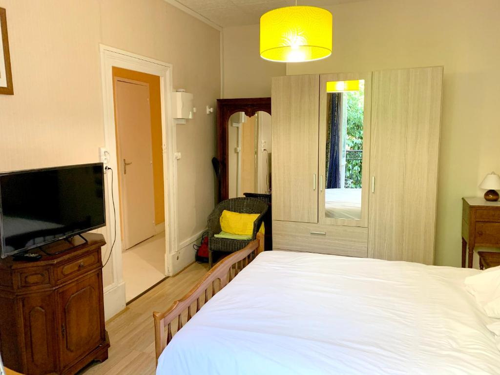 Appartement d'une chambre avec vue sur la ville balcon et wifi a Neris les Bains photo 1