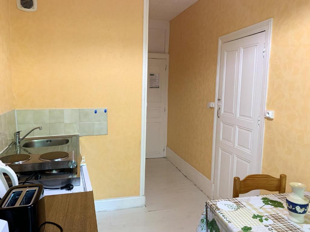 Appartement d'une chambre avec vue sur la ville balcon et wifi a Neris les Bains photo 3