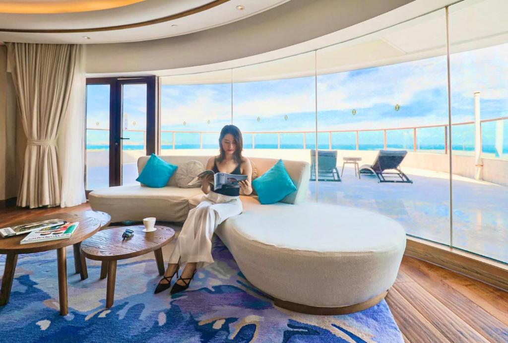 Сьюит (1 King Bed 1 Bedroom Suite Sea View), InterContinental Sanya Haitang Bay Resort