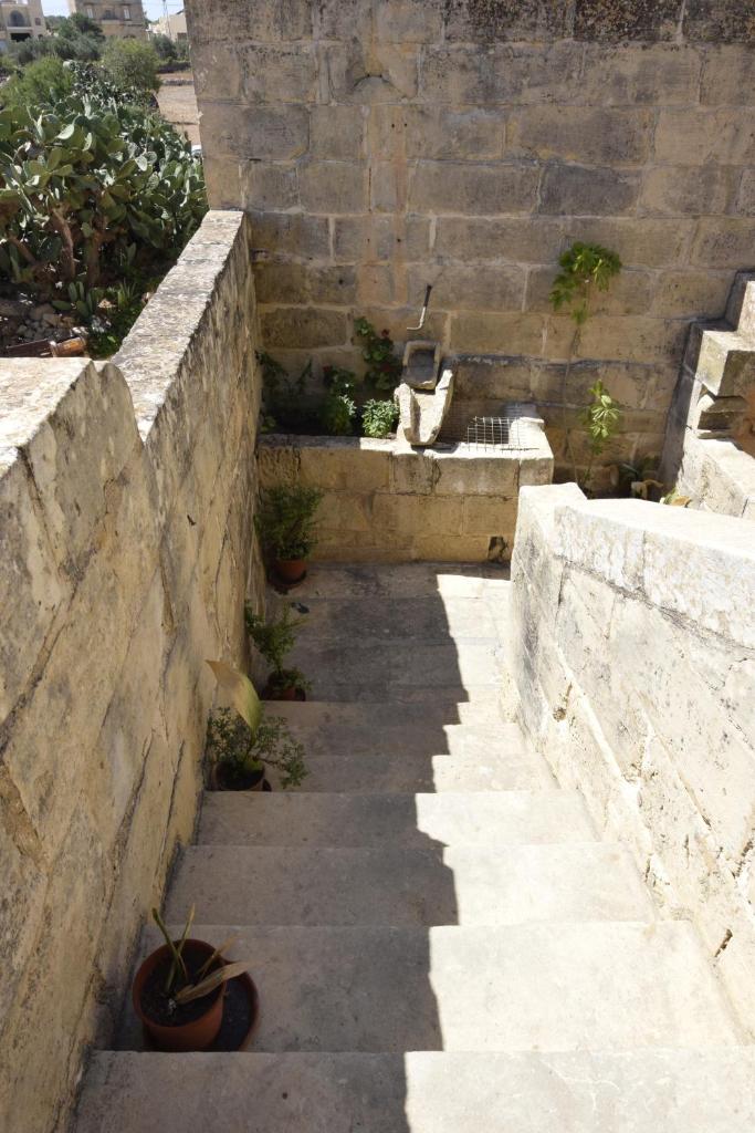 400YR Farmhouse in Xaghra Gozo - Entire Farmhouse photo 2