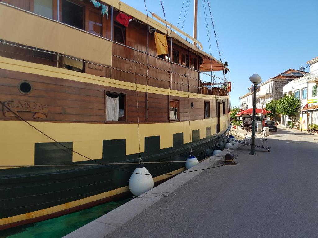 Boat & breakfast photo 2