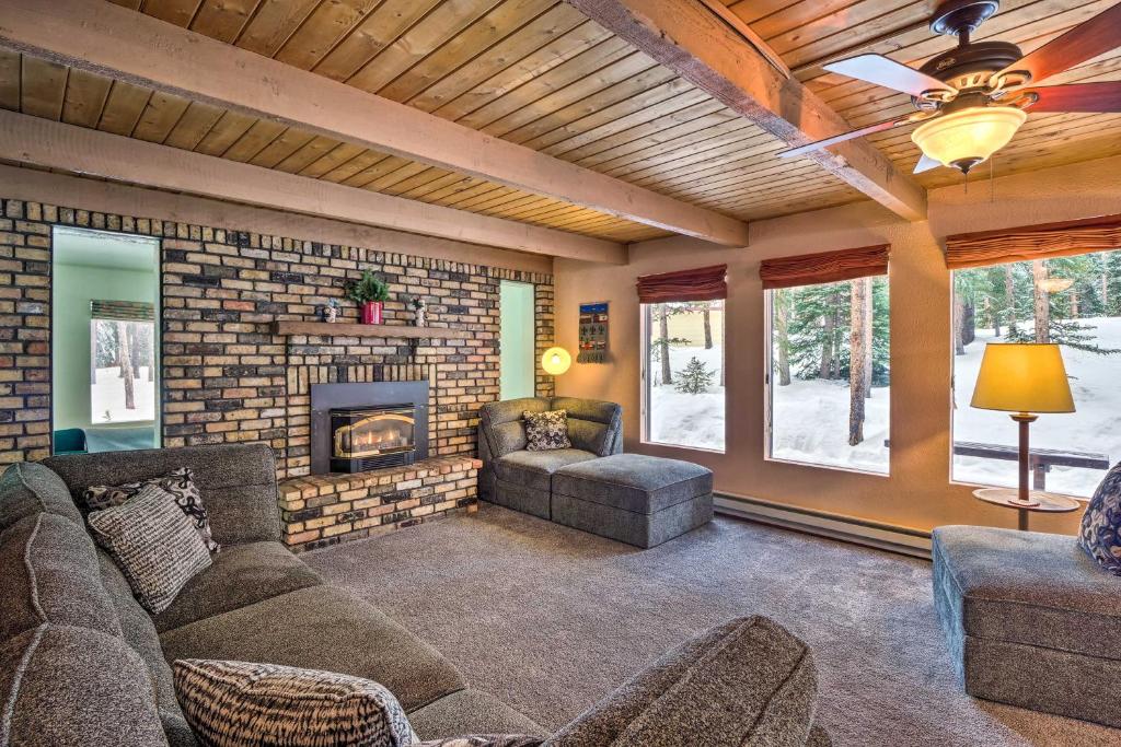 Mountain Retreat with Hot Tub Near Breckenridge Ski photo 1