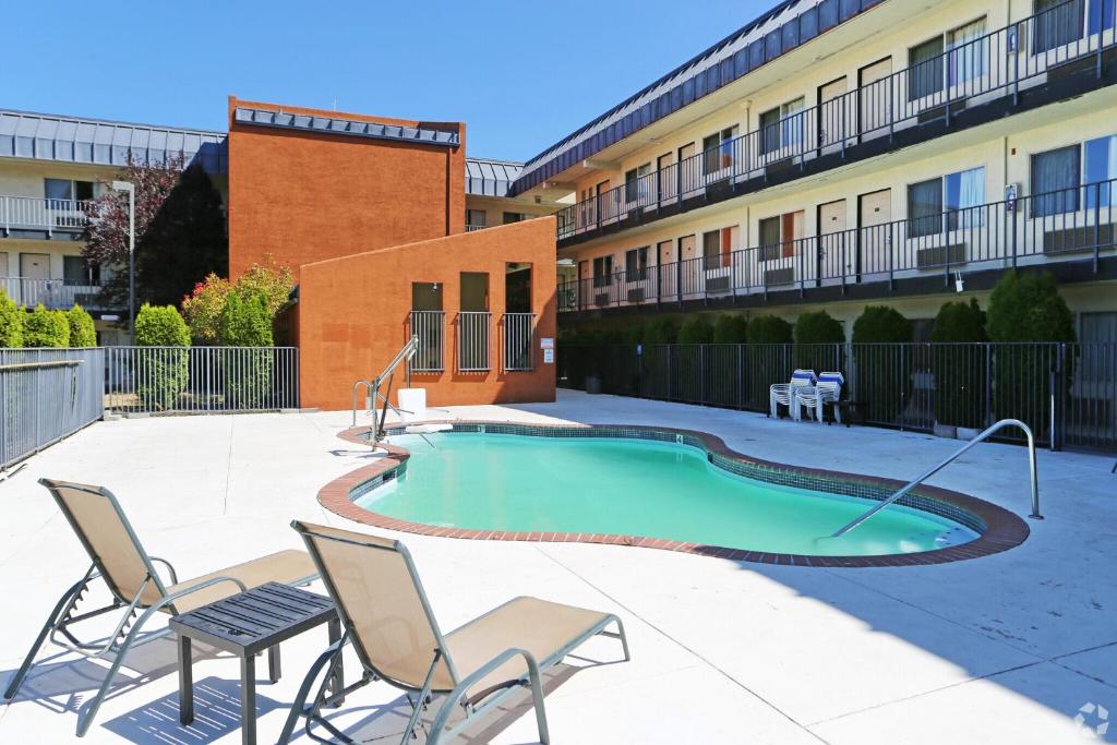 Olympic Inn & Suites Port Angeles photo 4