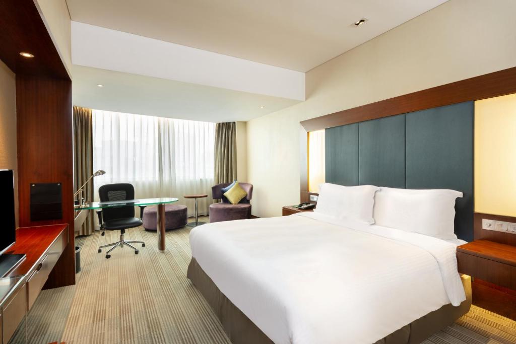 Двухместный (Клубный номер), Holiday Inn Shanghai Pudong