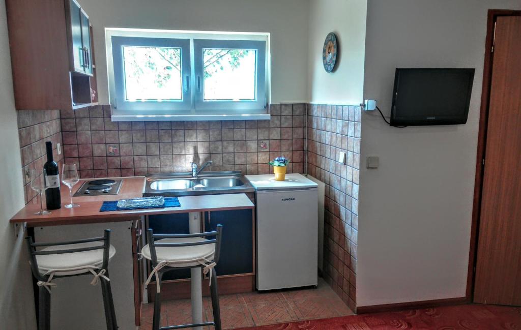 Room in Apartment - Discover the magic of nature photo 3