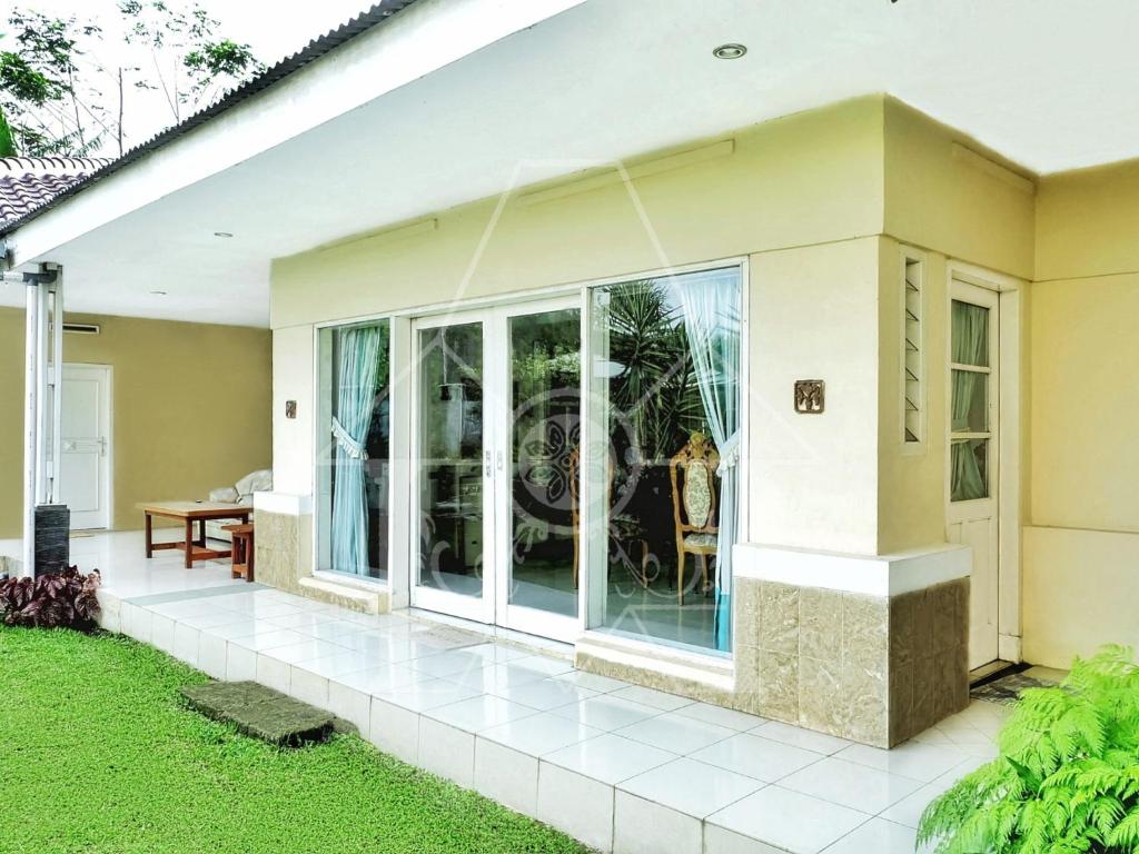 Wisma Halim Villas & Conference photo 2