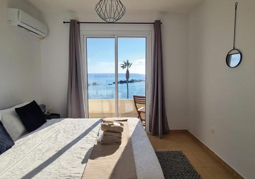 Phaedrus Living: Seaview Luxury flat Paphinia 204 photo 1