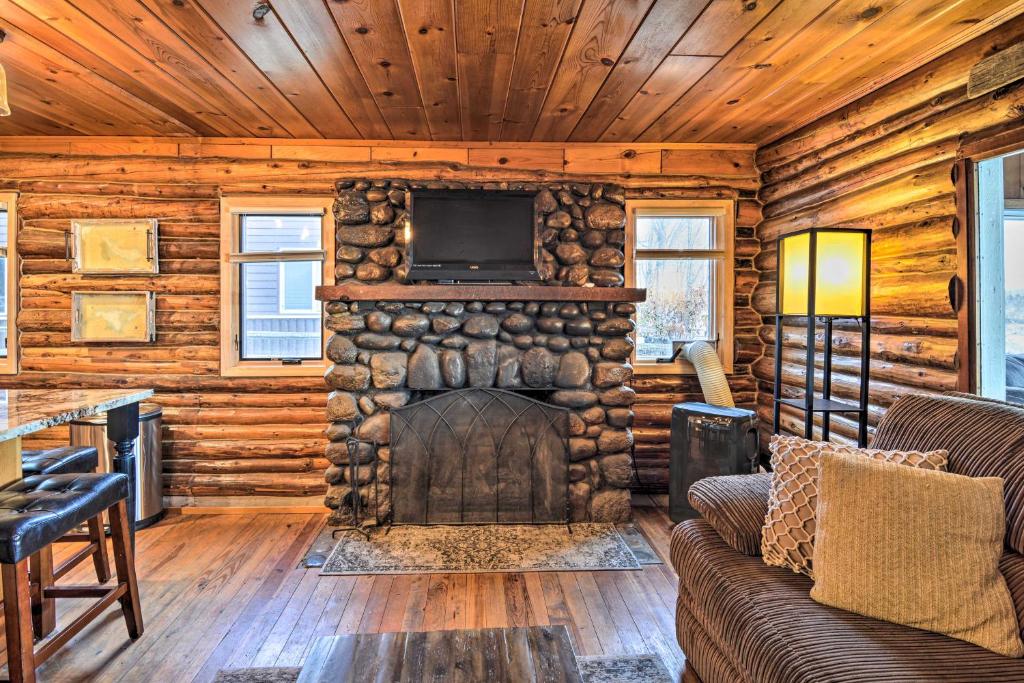 Pickerel Lake Retreat with Grill, 15 Mi to Ski! photo 4