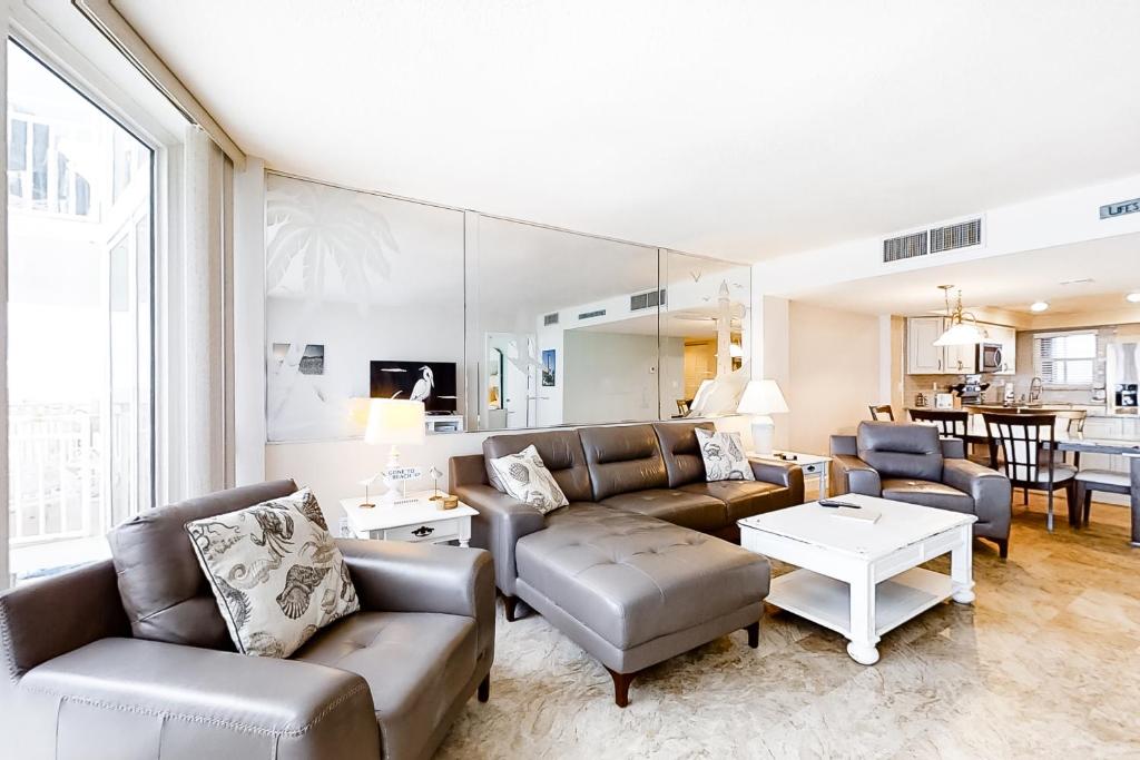 Beach Escape Condos photo 2
