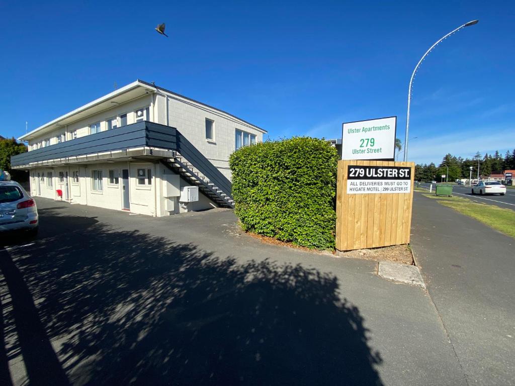 Ulster Apartments photo 2