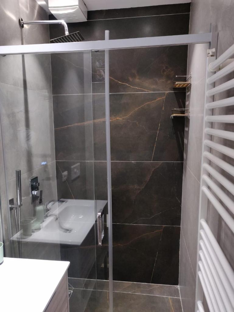 E&A Apartments Guesthouse photo 3