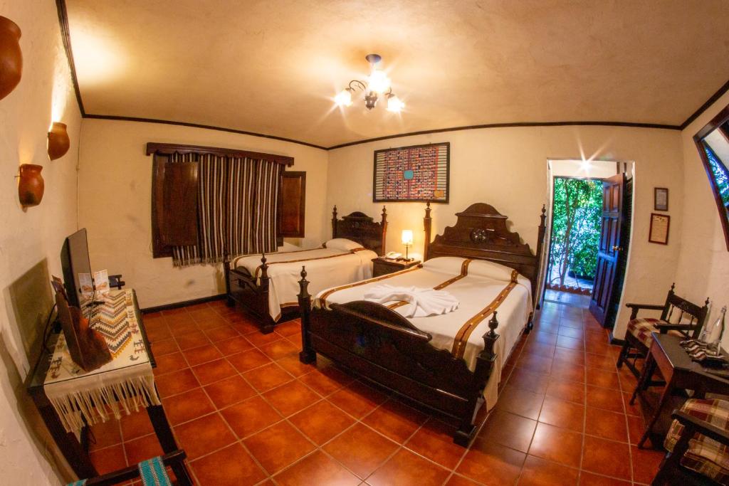 Hotel Posada de Don Rodrigo Panajachel photo 2