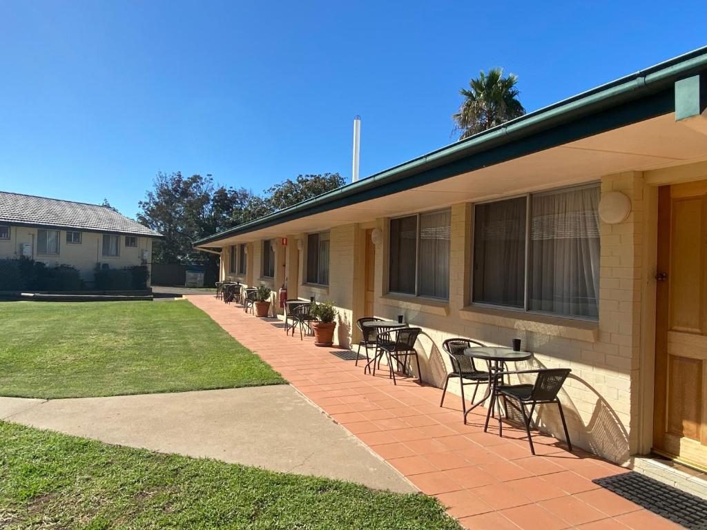 The Aston Motel Tamworth photo 3