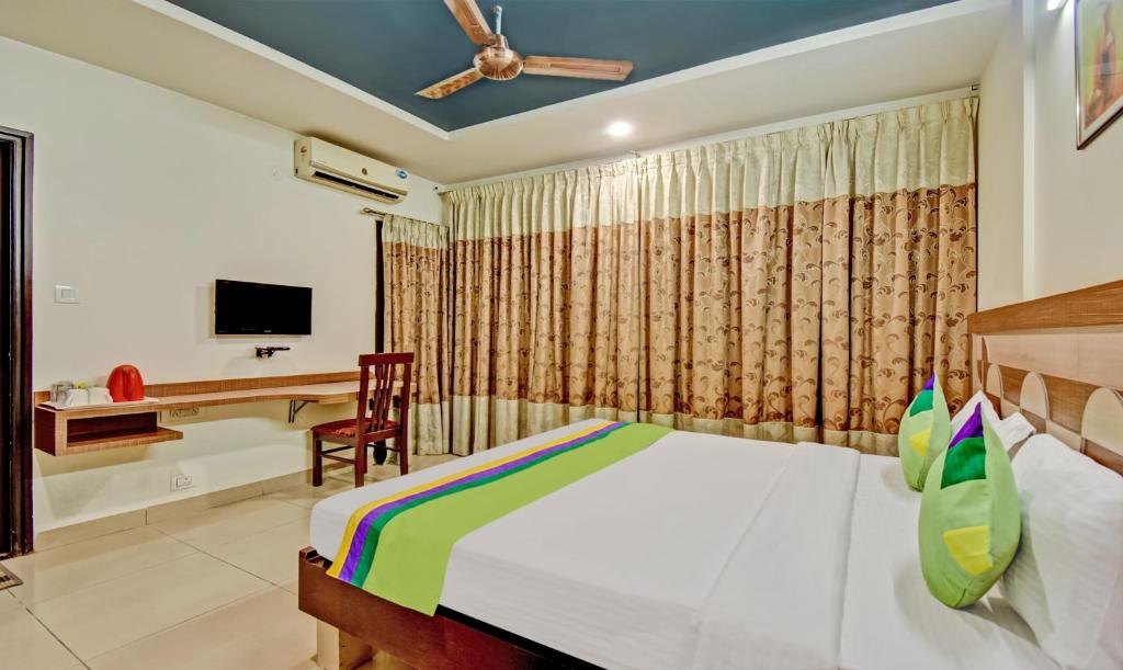 Двухместный ([Sanitized] Double Room), Hotel Raj Elegance - Manayata Tech Park