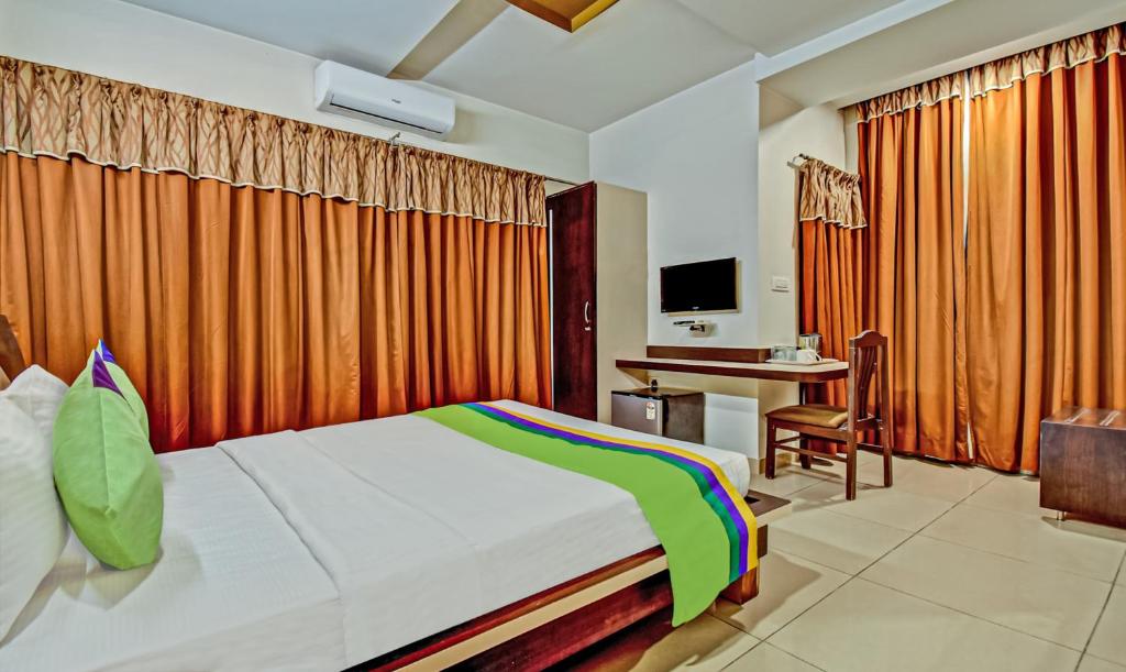 Двухместный ([Sanitized] Standard Double Room), Hotel Raj Elegance - Manayata Tech Park