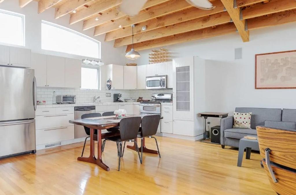 Fabulous Urban Contemporary Home in Venice townhouse photo 2