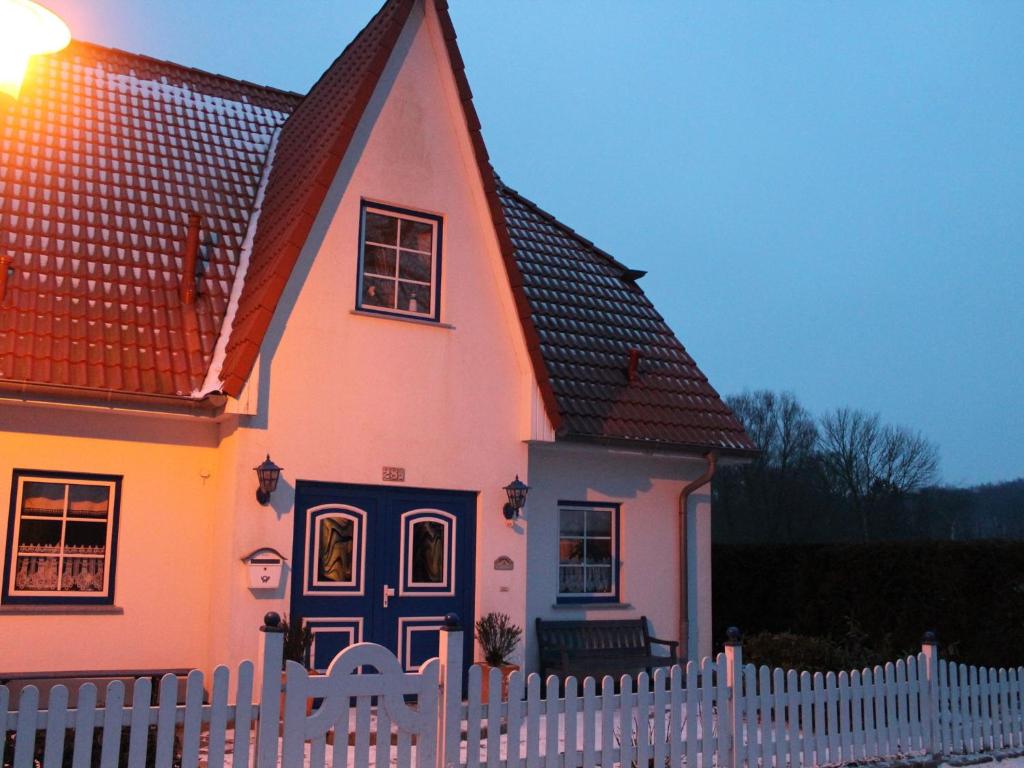 Cozy Apartment in Boltenhagen near Seabeach photo 4