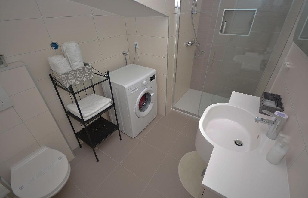 Apartment 3 with the private jacuzzi photo 4