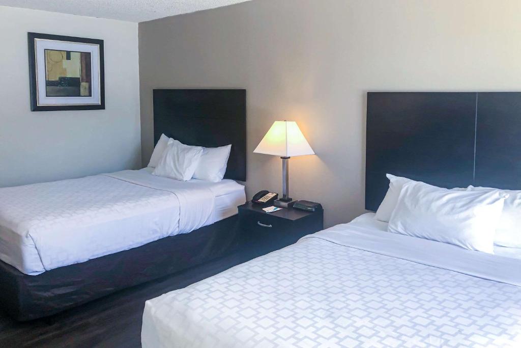 Clarion Inn and Events Center Pueblo North photo 4