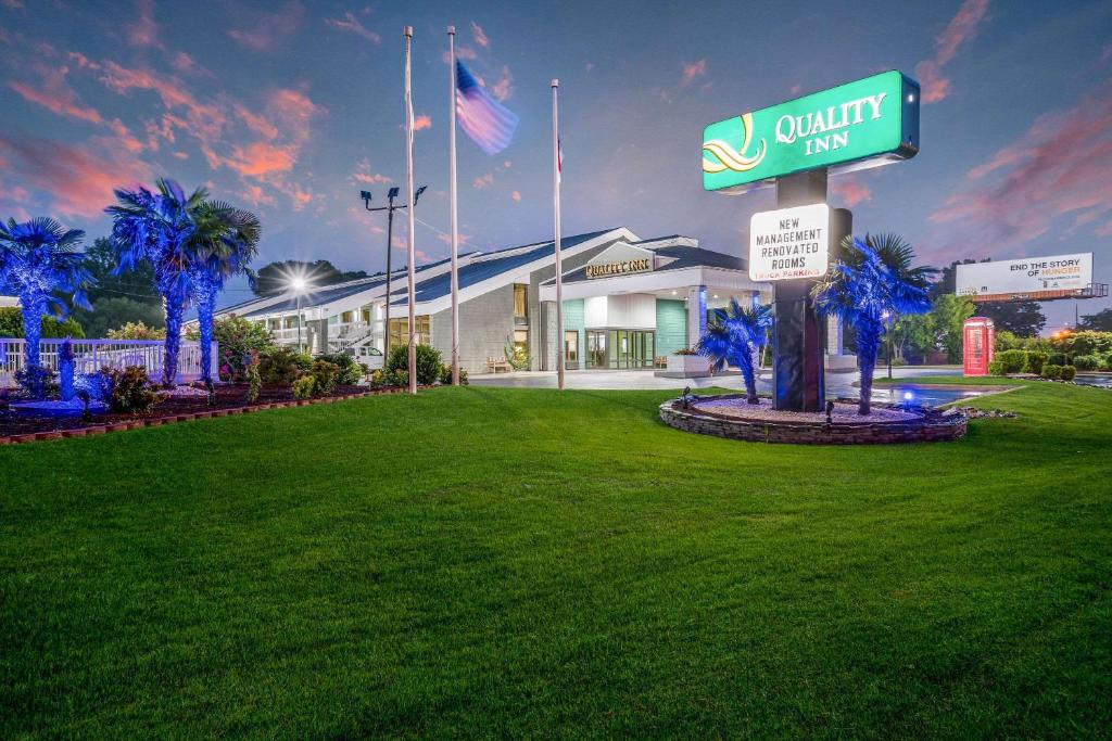 Quality Inn Greenville near University image