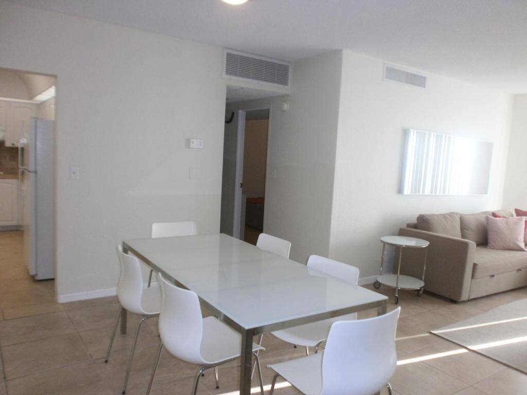 THE TIDES on MIAMI HOLLYWOOD photo 1