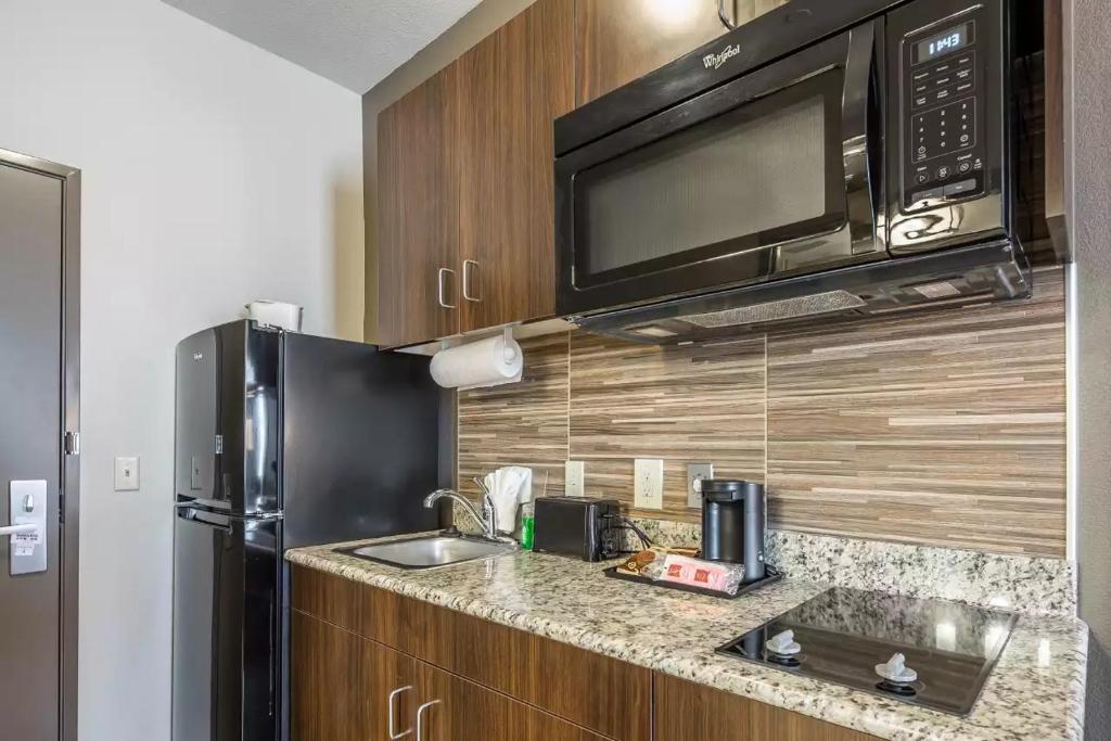 Suburban Studios Midland I-20 photo 1