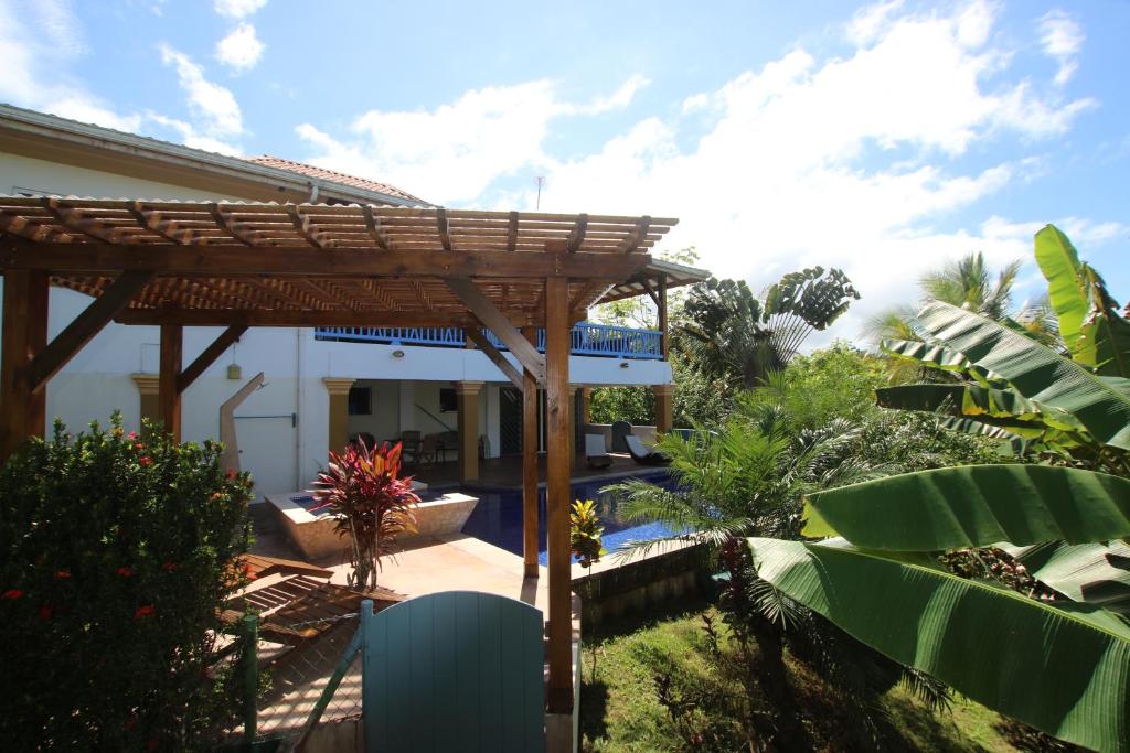 TREEHOUSE PILON PAVONES photo 3