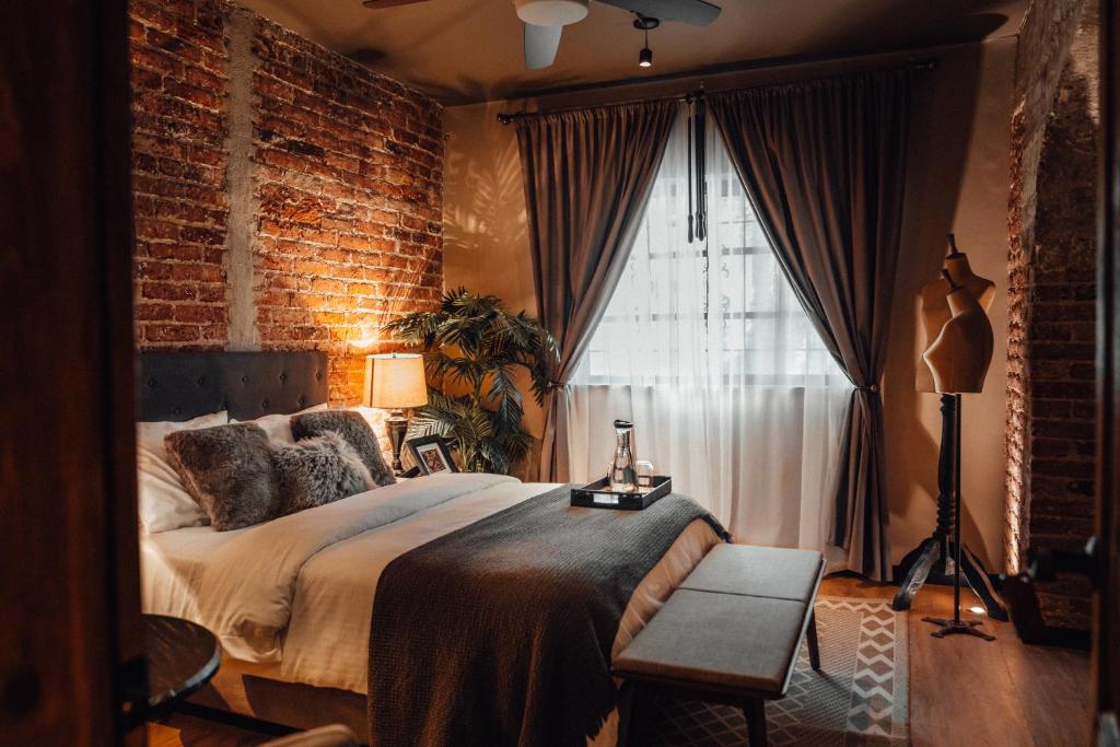 CASA EMILIA B&B Boutique - Tap to explore photos