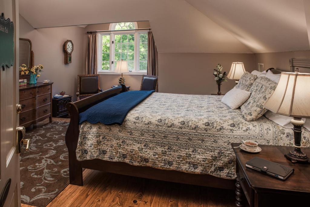 White Oak Manor Bed and Breakfast photo 3